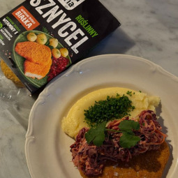 Roślinny sznycel Dobra Kaloria – klasyk, który zaskakuje bez mięsa