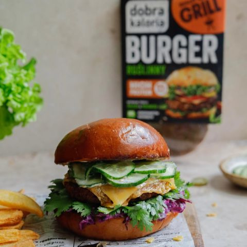 Burger roślinny Dobra Kaloria z colesławem i kolendrą