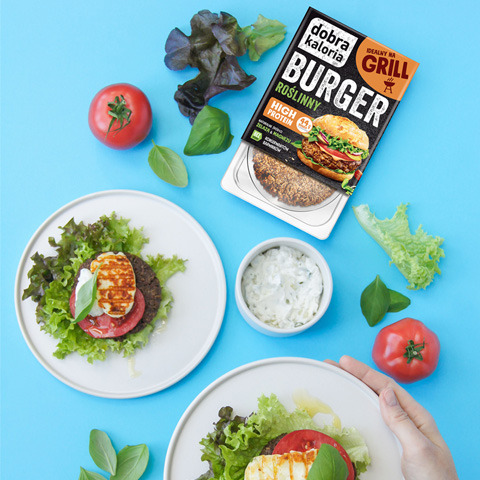 Roślinny burger z halloumi - idealny pomysł na lekki obiad