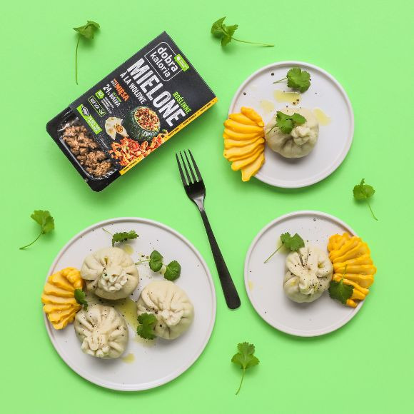 Przygotowanie pierożków gruzińskich w roślinnej wersji Roślinne pierożki gruzińskie chinkali - przepis krok po kroku