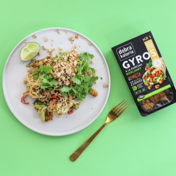 Jak przygotować makaron ryżowy z warzywami i Gyrosem a’la Kurczak Makaron ryżowy z warzywami i Gyrosem a’la Kurczak przepis krok po kroku