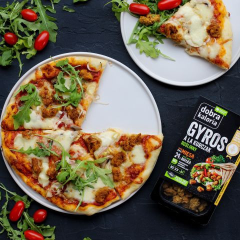 Pomysł na pizze z Roślinnym gyrosem à la kurczak